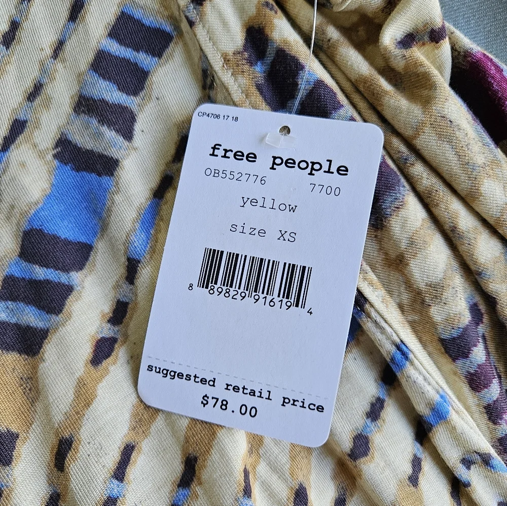 Free People Day Dreamers Tank Top VNeck Faux Batik Print Handkerchief Hem XS NWT - Picture 3 of 15